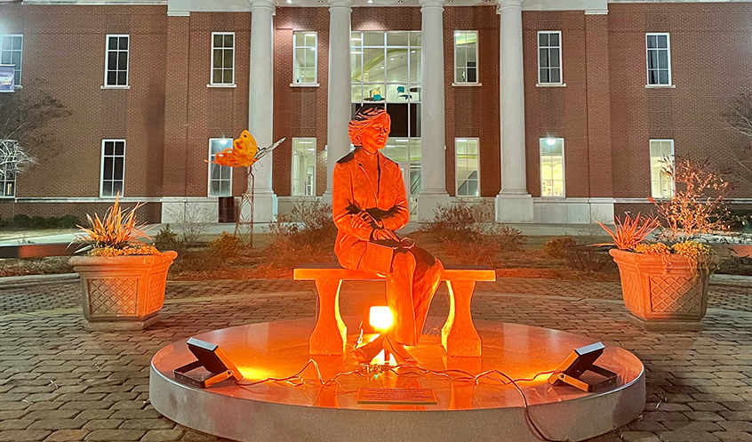 Statue of Rosalynn Carter.